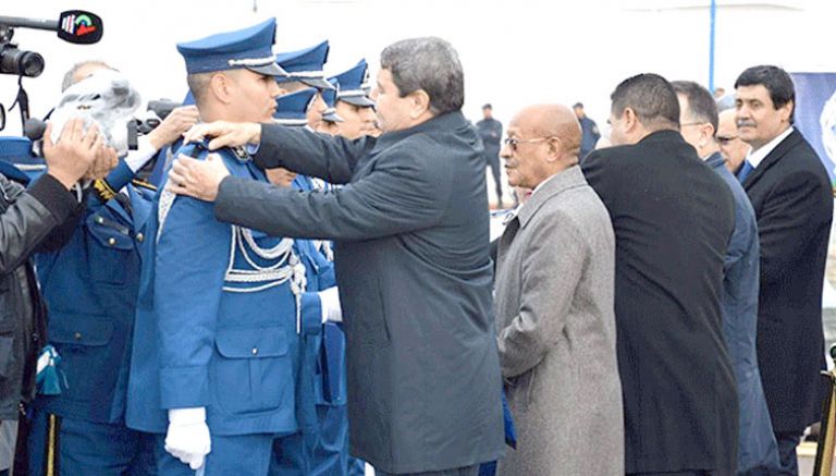 تخرج 376 طالبا من الملازمين الأوائل للشرطة