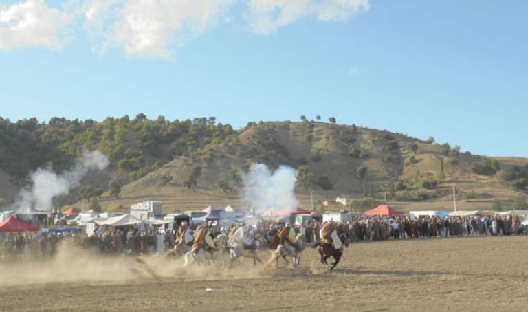 الفنتازيا تصنع الفرجة في وعدة بني شعيب