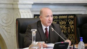 الوزير الأول ووزير المالية أيمن بن عبد الرحمان