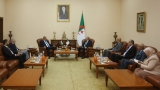 وزير العمل والتشغيل والضمان الاجتماعي عبد الحق سايحي - الأمين العام للاتحاد العام للعمال الجزائريين، أعمر تقجوت - الأمين العام للاتحاد العام لنقابات عمال الأردن، خالد الفناطسة