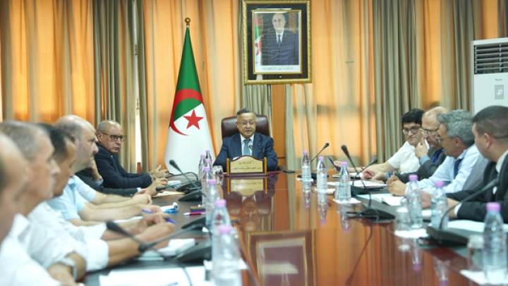 تحسين خدمة النقل الجامعي تحضيرا للدخول المقبل