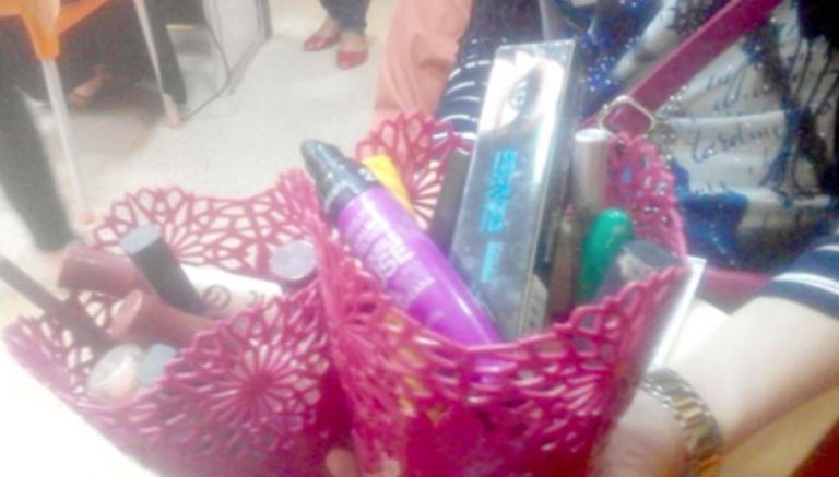 مواد منتهية الصلاحية وأخرى مجهولة المصدر