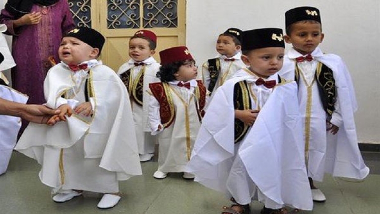 "يد العون" تتكفل بختان 40 طفلا بالعفرون