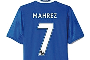 الكشف عن قميص محرز بألوان تشيلسي