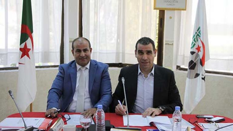 "الفاف" تضع خطة بديلة لاستئناف الرابطة الأولى فقط