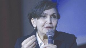 أستاذة القانون الدستوري فتيحة بن عبو