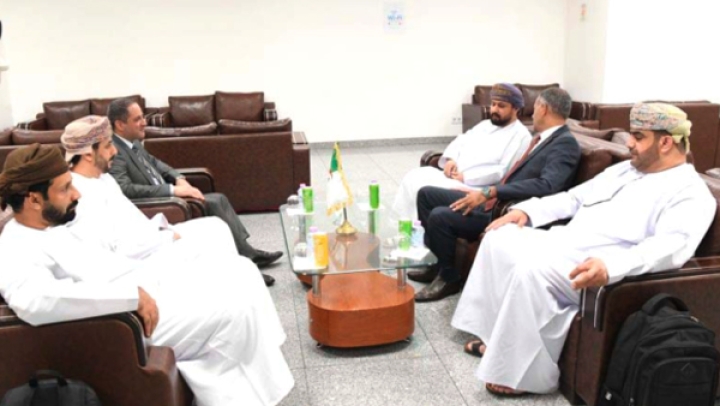 وفد من مجلس الشورى العماني في دورة تكوينية بالجزائر