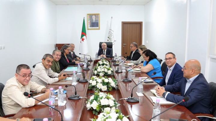 دعم الاستثمار وتوطين صناعة المستلزمات الطبية