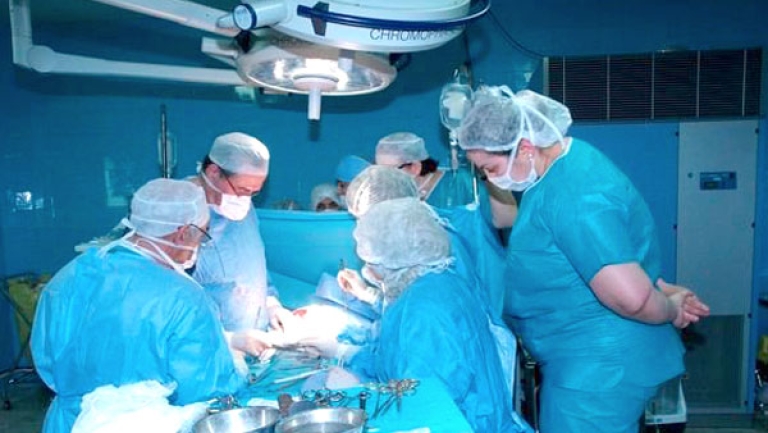 إجراء 3 عمليات لزراعة الكلى في يومين