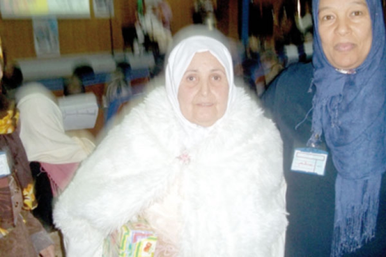 السيدة علالي تتحرر من أميتها بعد 60 سنة