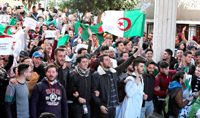 المطالبة برحيل رموز النظام ومساندة الحراك الشعبي