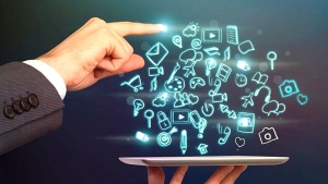 دعوة الطلبة للاهتمام بتكنولوجيات المعلومة في ظل التحول الرقمي