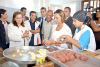 جهود متواصلة لإعداد موائد الإفطار للمعوزين وعابري السبيل