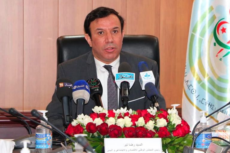 "الاستثمار" أولوية و350 دراسة سنويا في كل القطاعات