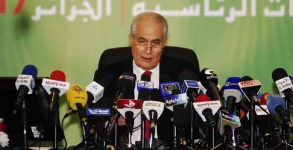 لا يمكن لأي كان أن يتحدى قوانين الجمهورية