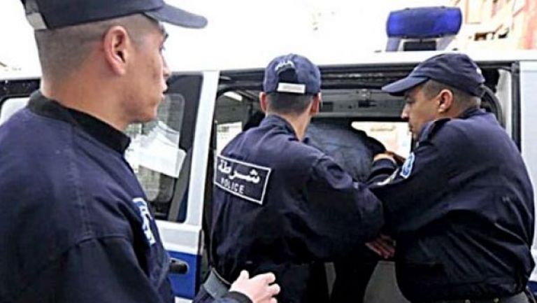 القبض على مرتكب سرقة بالعنف ضد أجنبية