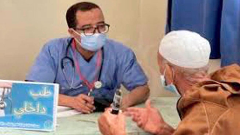 مواصلة تقديم الفحوصات الطبية لسكان عين الحمرة وبني حميدان