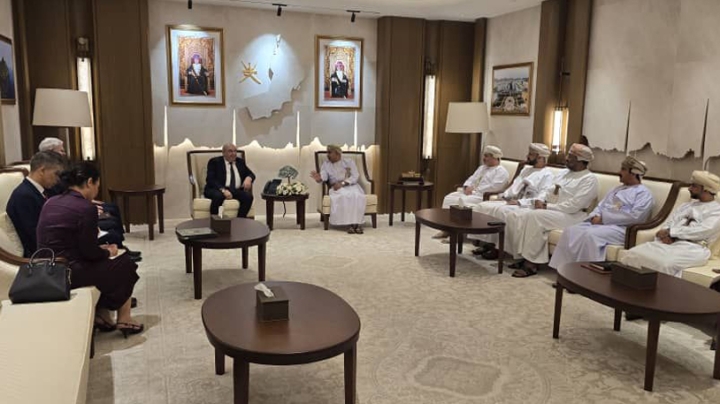 التباحث حول إقامة مصنع لـ&quot;صيدال&quot; بعمان