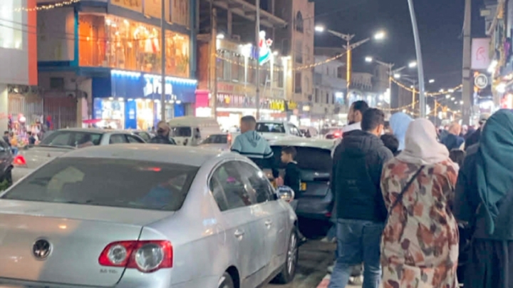 حركية تجارية وسهرات عائلية تعلن اقتراب عيد الفطر