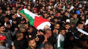 استشهاد عشرة فلسطينيين وأكثر من 80 جريحا