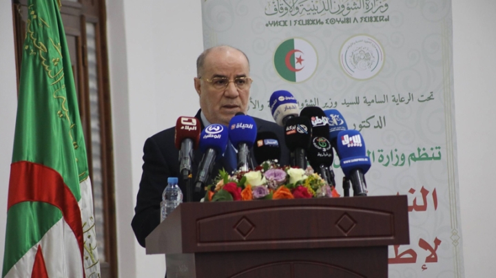 إلقاء خطاب ديني يوجّه الناس إلى المعاني السامية لشهر رمضان