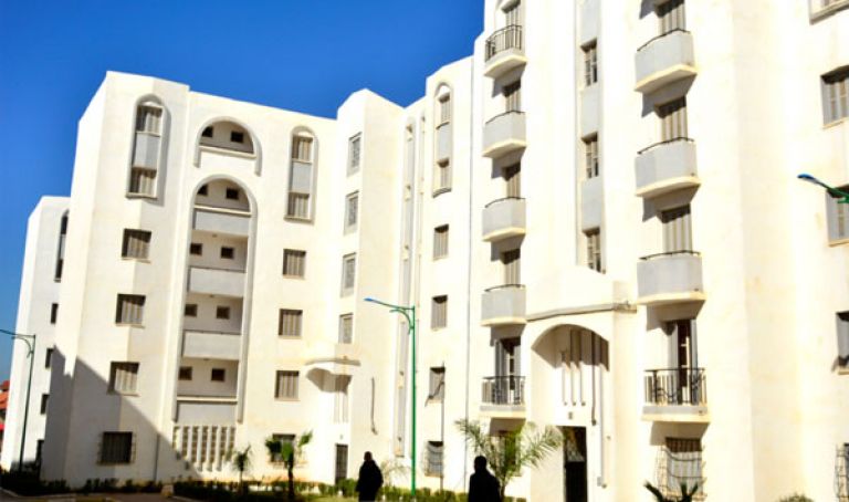 توزيع 979 مسكنا وقرارا للبناء الريفي