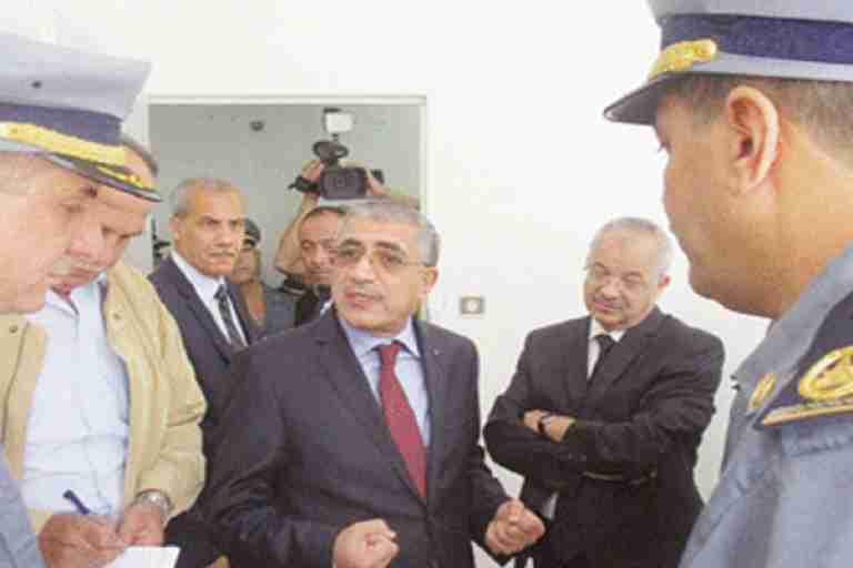 الجمارك تلح على تحسين الخدمات المقدمة للمسافرين