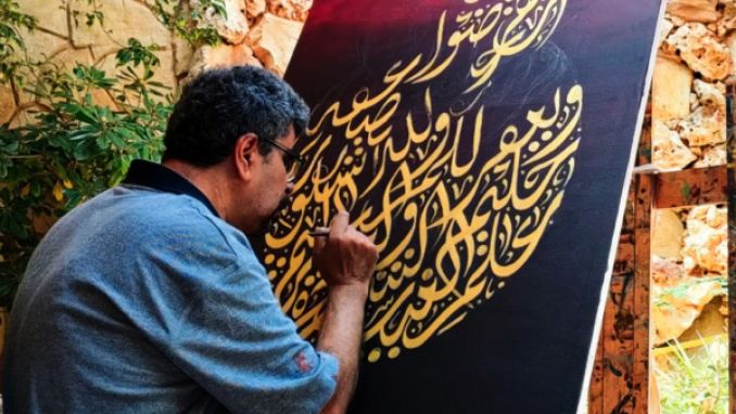 نورالدين كور فنان يرسم تراث الجزائر بالخط العربي