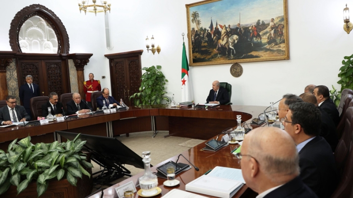 الرئيس تبون داعم للمواطن ومرافق للشباب