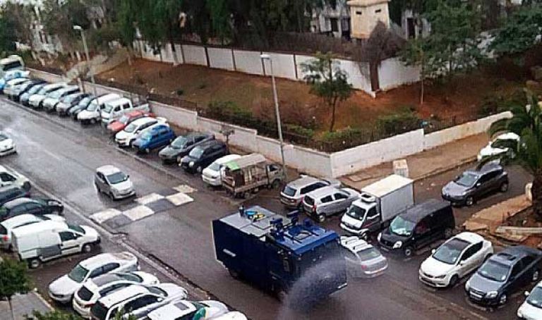 الشرطة تعقم أحياء المحمدية