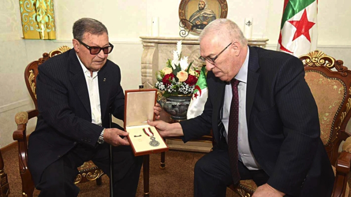 تاشريفت يستقبل آخر أعضاء فرقة الضفادع البشرية إبان الثورة