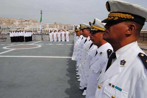 القوات البحرية تتدعم بثلاث دفعات متخرجة من تمنفوست