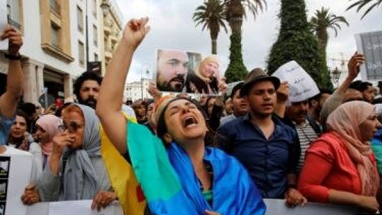 إعلاميون مغاربة يفضحون واقع عيش لا يطاق في مملكة جلالته