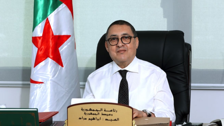 تسوية وضعية 100 وحدة صناعية بتدخل وساطة الجمهورية