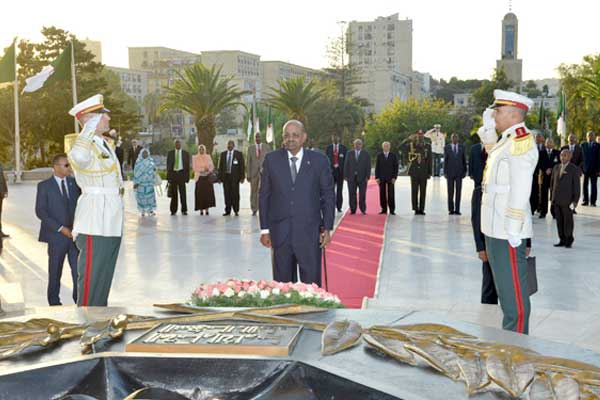 الرئيس السوداني يترحم على أرواح شهداء الثورة التحريرية