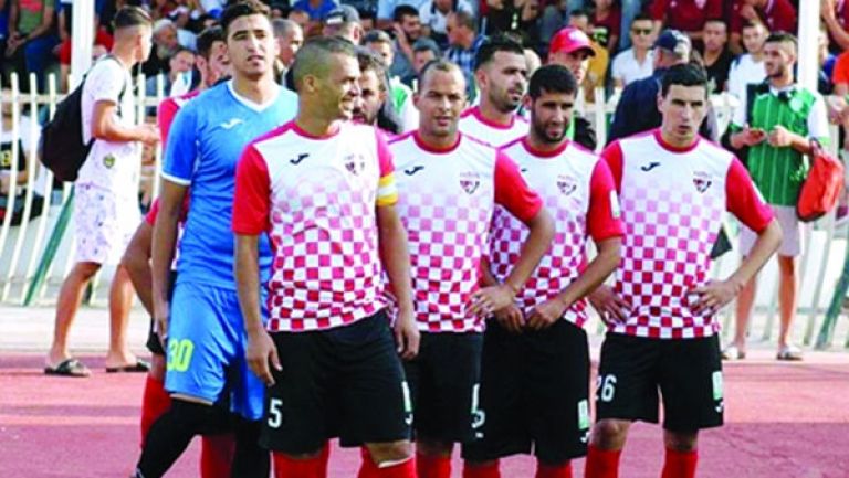 اللاعبون يُنهون الإضراب ويريدون التأهل
