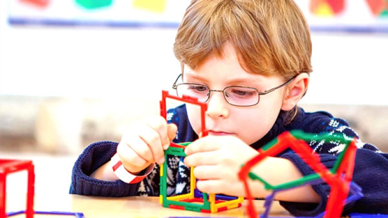 من حق المصاب بالتوحد الحصول على تكوين