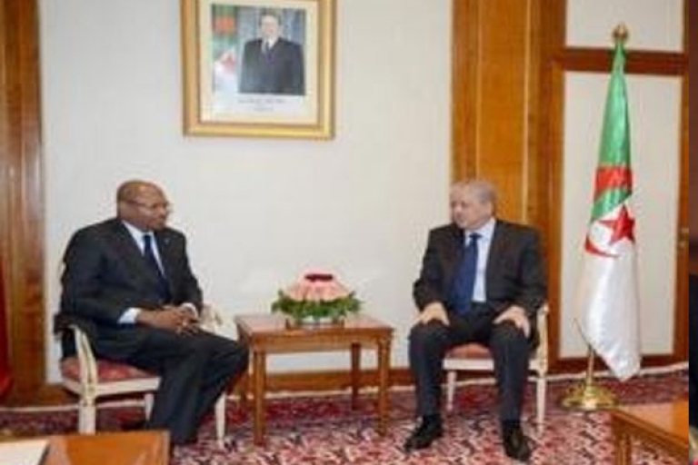 سلال يستقبل وزير البنية التحتية التشادي