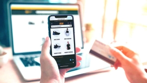 أساليب مضلّلة ينتهجها تجار المنصات الرقمية