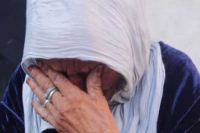 سيدات يبحثن عن مأوى في وهران