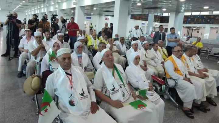 وصول أول فوج للحجّاج الجزائريين من البقاع المقدّسة