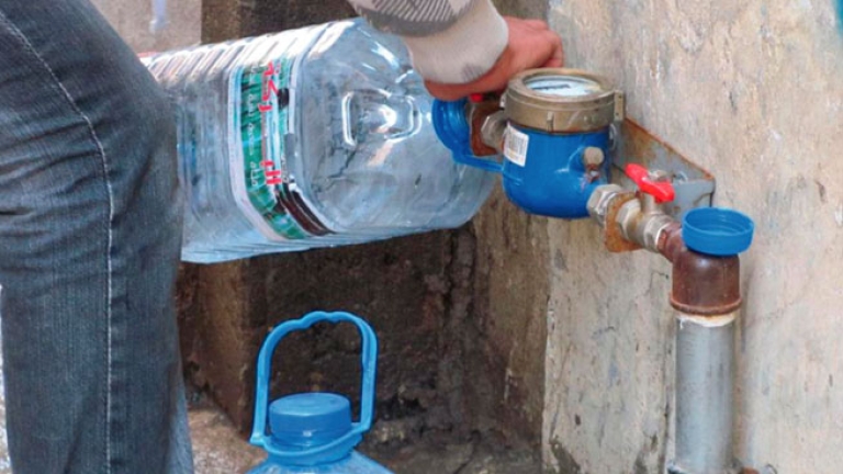 العطش يحاصر سكان تحصيص الباردة بجبل الوحش