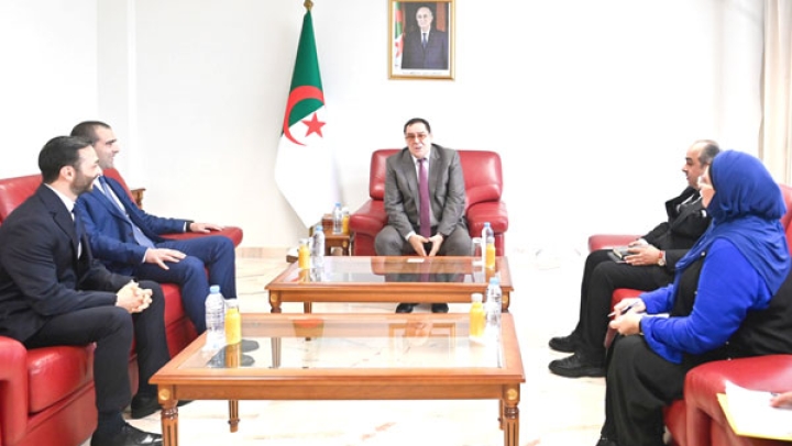 "سي ان أن" ترغب في فتح مكتب بالجزائر