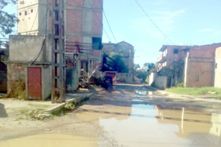 السكان يطالبون بتسوية وضعية أراضيهم