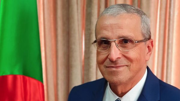 "دبلوماسية" قطاع الجامعات