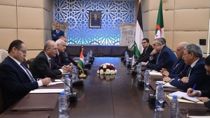 رئيس الوزراء وزير الخارجية والمغتربين الفلسطيني محمد مصطفى -وزير الشؤون الخارجية و الجالية الوطنية بالخارج، أحمد عطاف