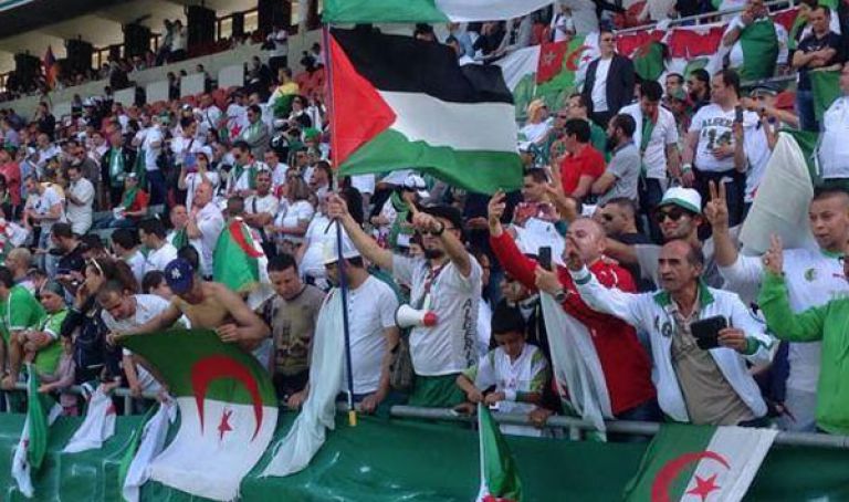 ملعب 5 جويلية بألوان جزائرية- فلسطينية