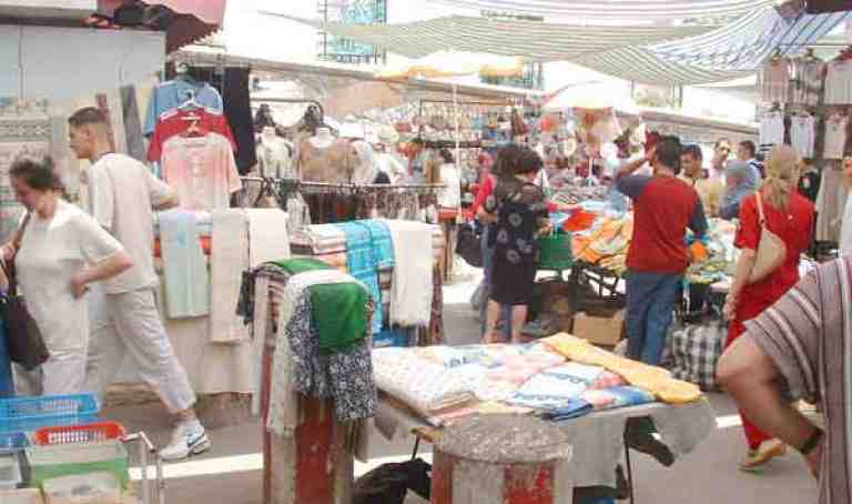 إعذارات لتجار سوق "الونشريس" بالرغاية