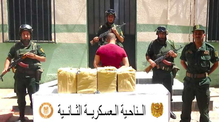 إحباط تمرير 4 قناطير من الكيف عبر الحدود مع المغرب