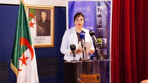 وزيرة الثقافة والفنون صورية مولوجي